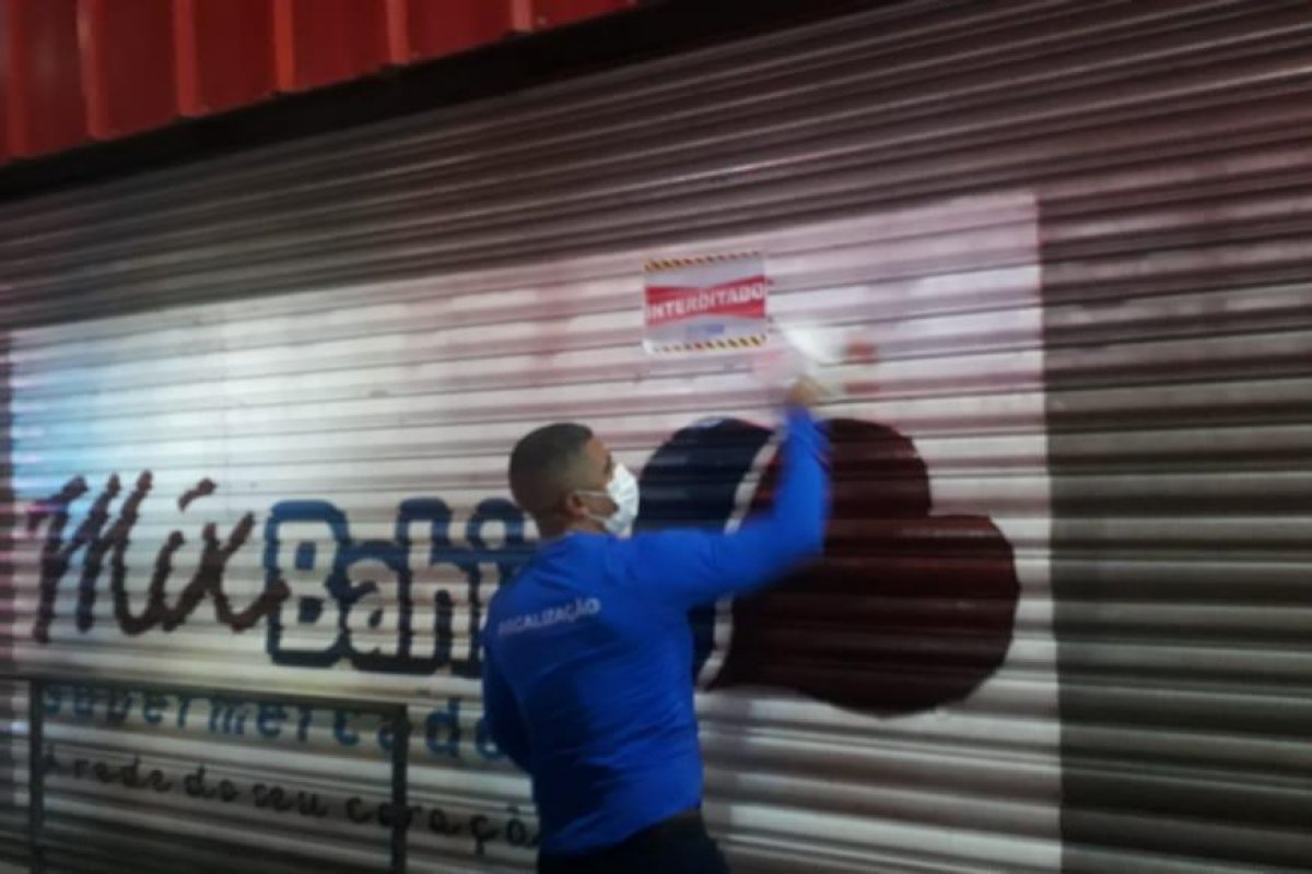 Supermercado é interditado por vender bebida alcóolica de forma irregular 