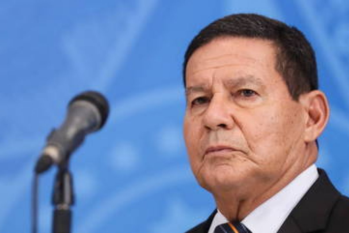 "A realidade é que a gestão do Pazuello vem sendo muito criticada", diz Mourão sobre o Pazuello 