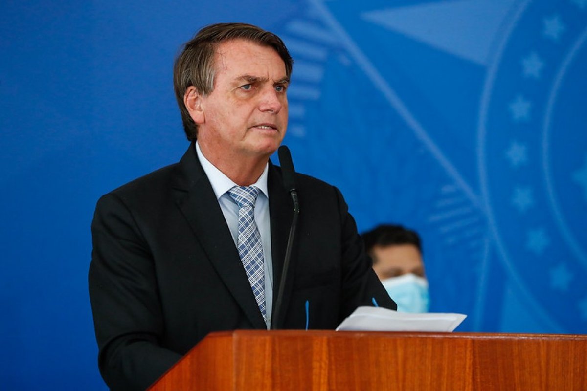 Datafolha aponta que 56% dos brasileiros consideram Bolsonaro incapaz de liderar o país