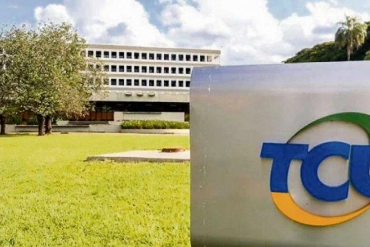 Ministério da Saúde pode fazer "tudo" para comprar vacinas contra Covid, diz TCU