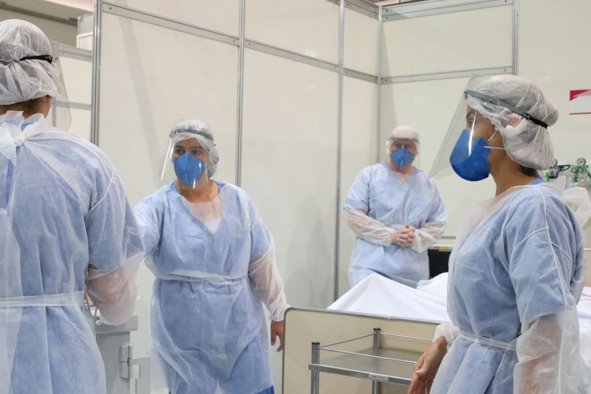 Casos de covid-19 entre profissionais da saúde reduz em 36,21% no Brasil