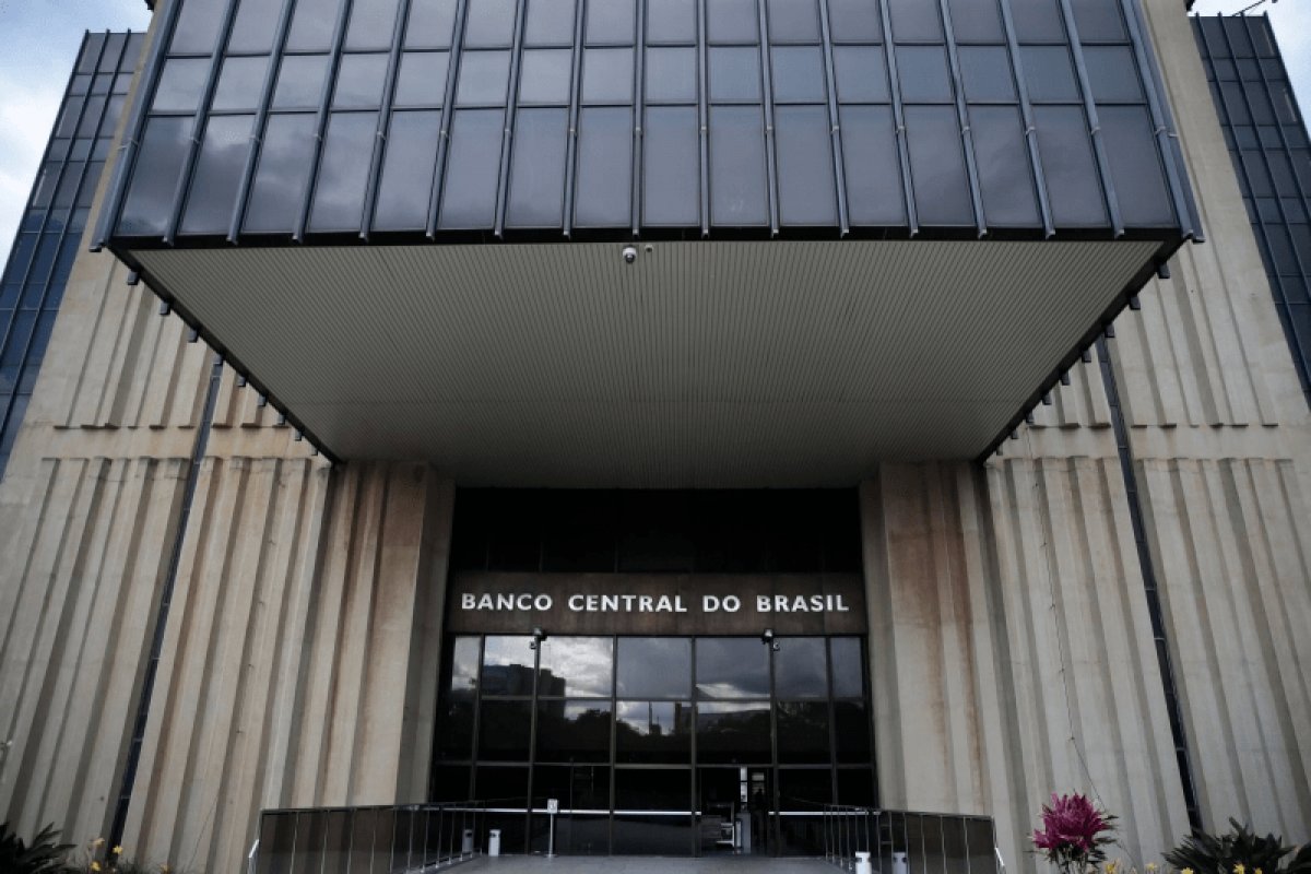 Em dois leilões de linha, Banco Central vende US$ 1,75 bilhão 