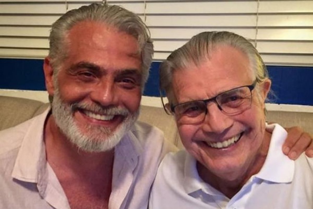 Tarcísio Meira e Tarcísio Filho posam juntos e semelhança agita a web  