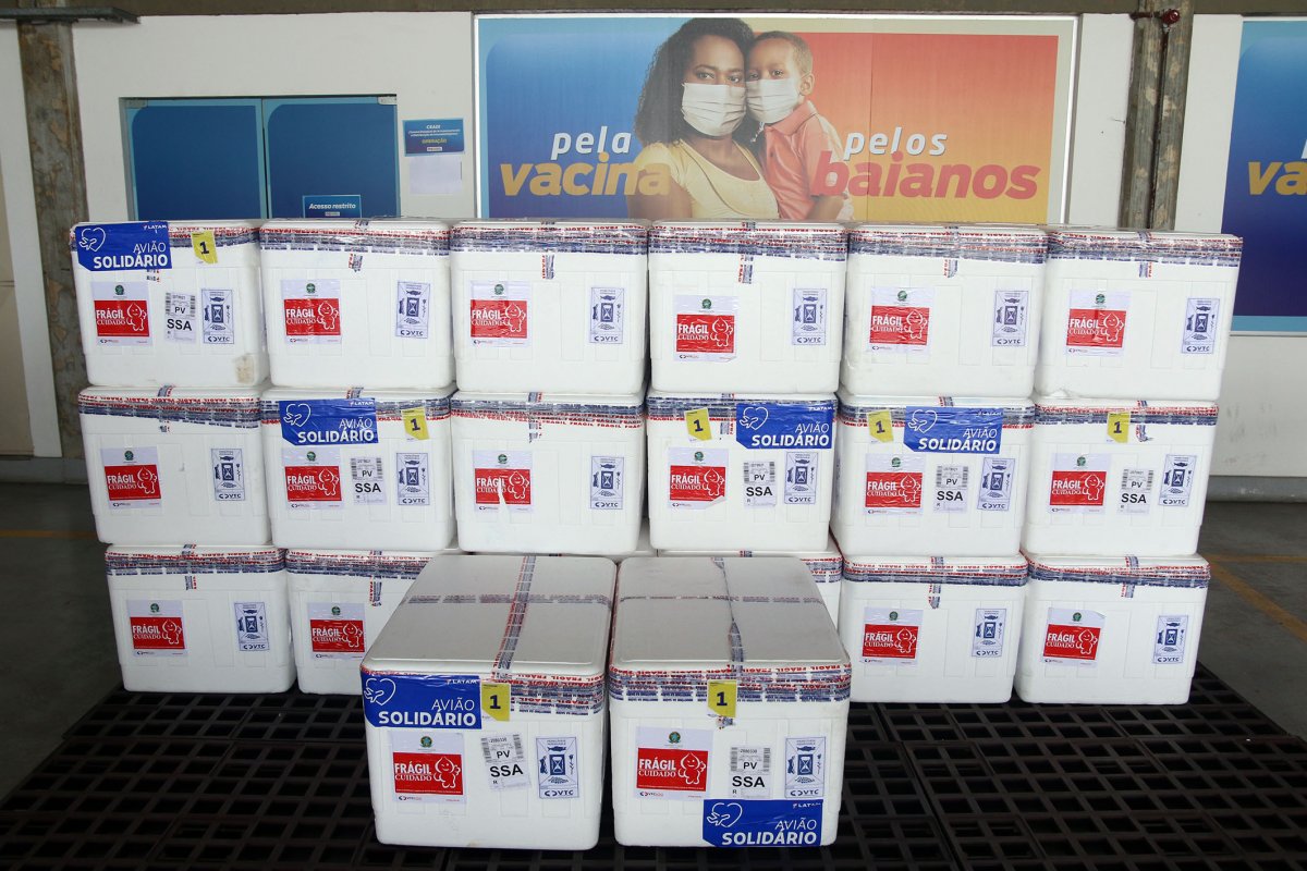 Bahia recebe nova remessa de vacinas e atinge marca de 2 milhões de doses