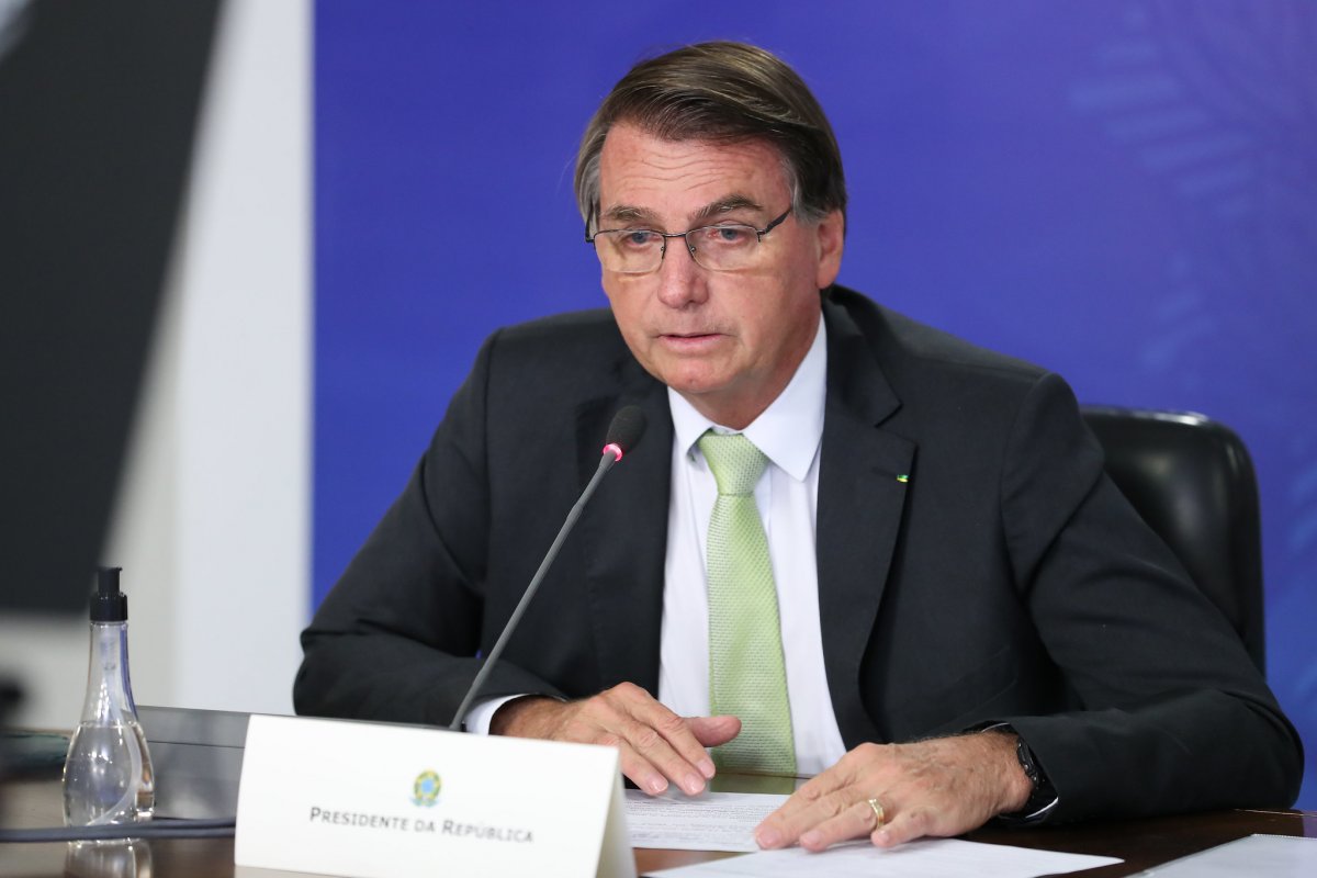 Covid-19: OAB pede ao STF que obrigue Bolsonaro a comprar vacinas para imunização em massa da população