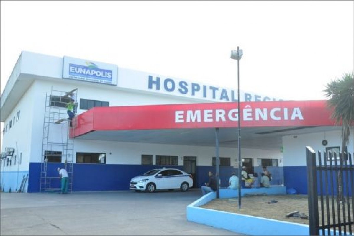 Polícia é acionada após equipe de limpeza encontrar criança em saco de lixo, em Eunápolis, extremo sul da Bahia