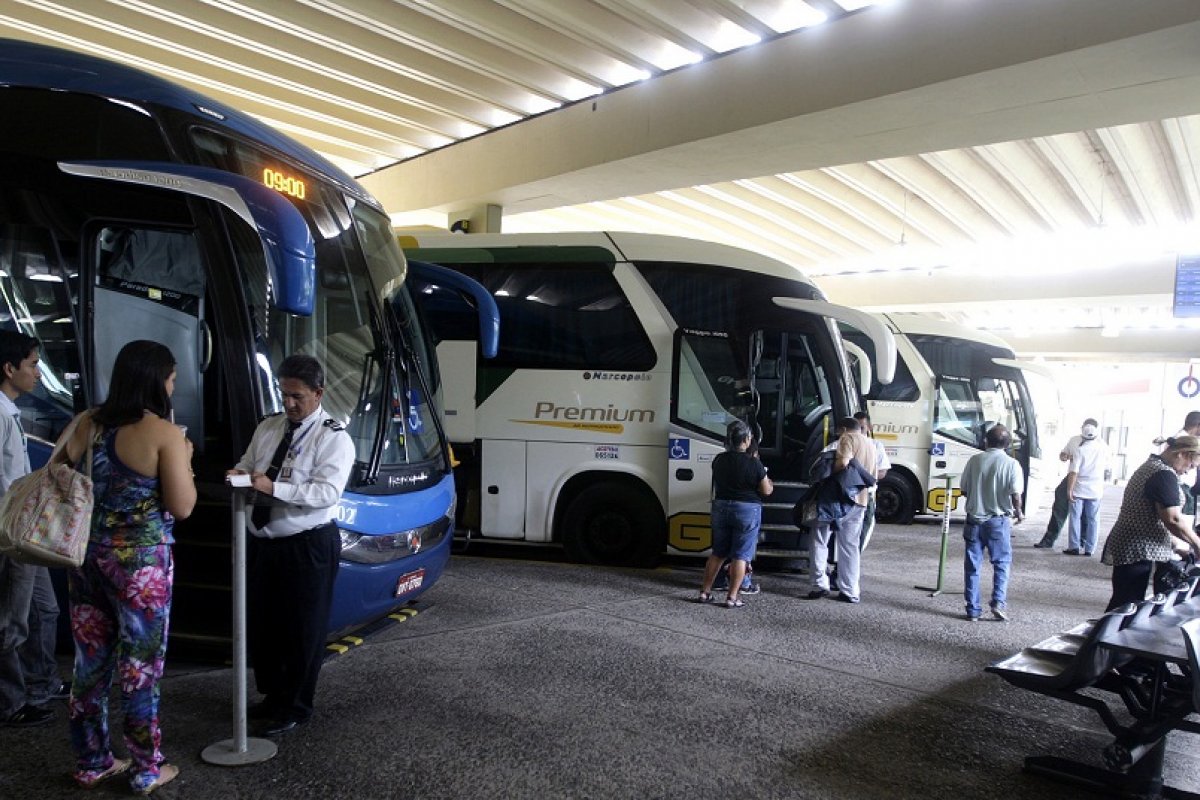 Governo vai suspender transporte intermunicipal na semana Santa