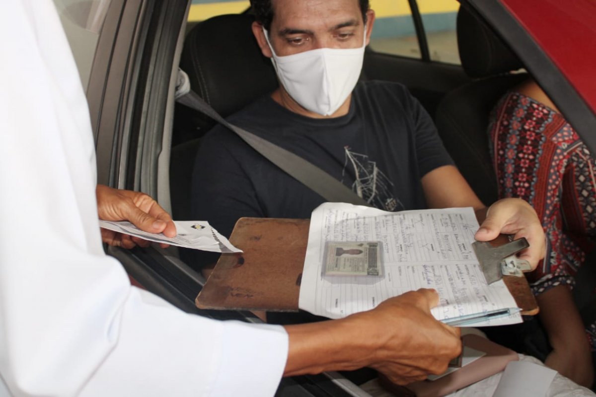 Detran-BA inicia entrega de CNH por meio de drive-thru em Lauro