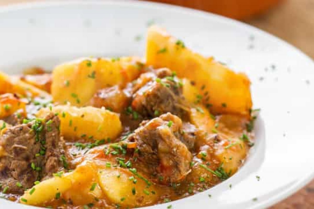 Aprenda a fazer uma deliciosa receita de  'Vaca Atolada'