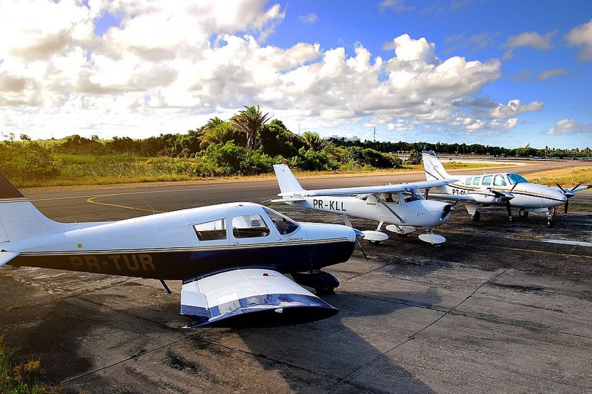 MP-BA: faculdade é acionada por ofertar curso de pilotagem sem autorização da Anac