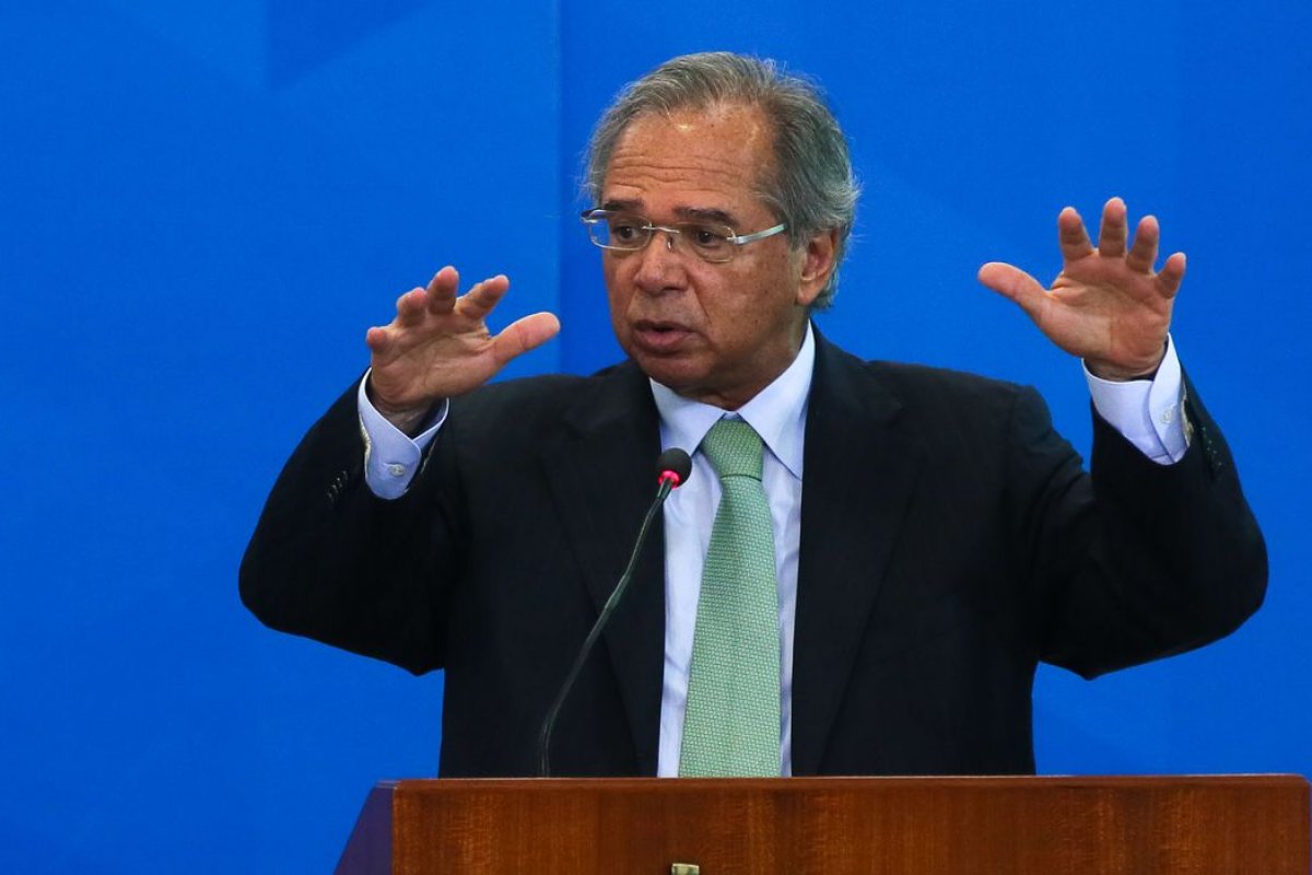 Governo pode dar 'isenção' para vacinas compradas por empresas privadas e doadas ao SUS