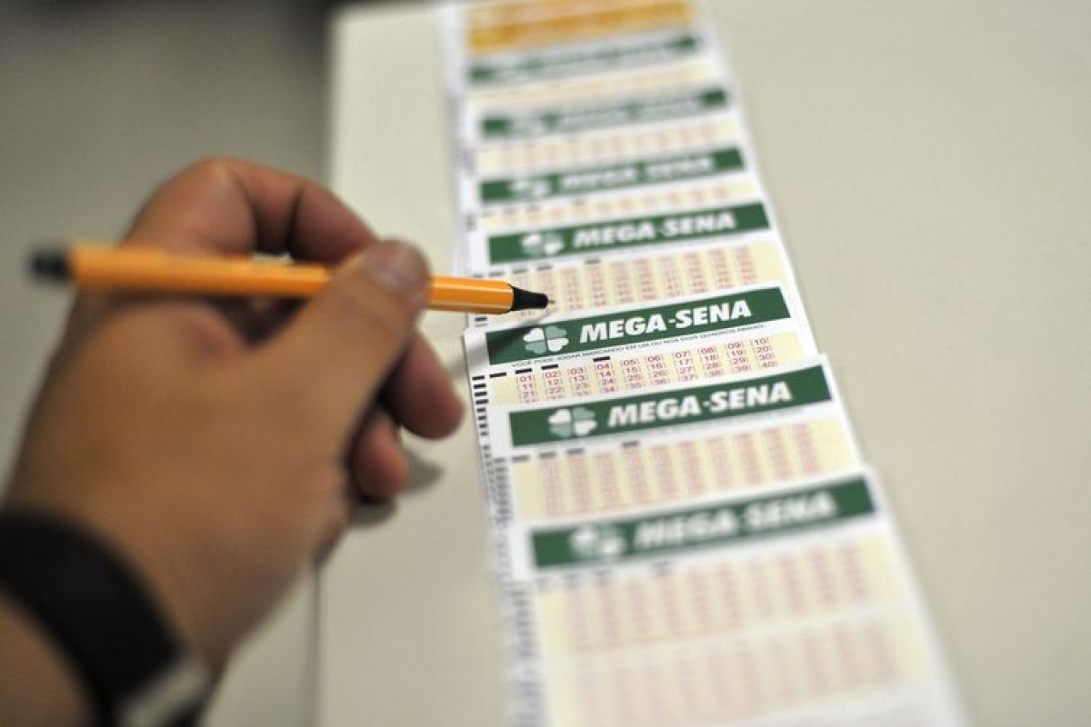 Mega-Sena sorteia prêmio de R$ 42 milhões