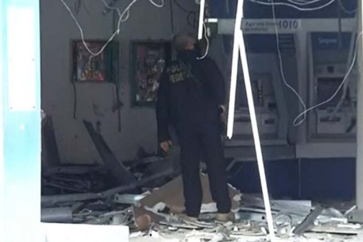 Agência bancária é explodida no bairro de Cajazeiras X, em Salvador