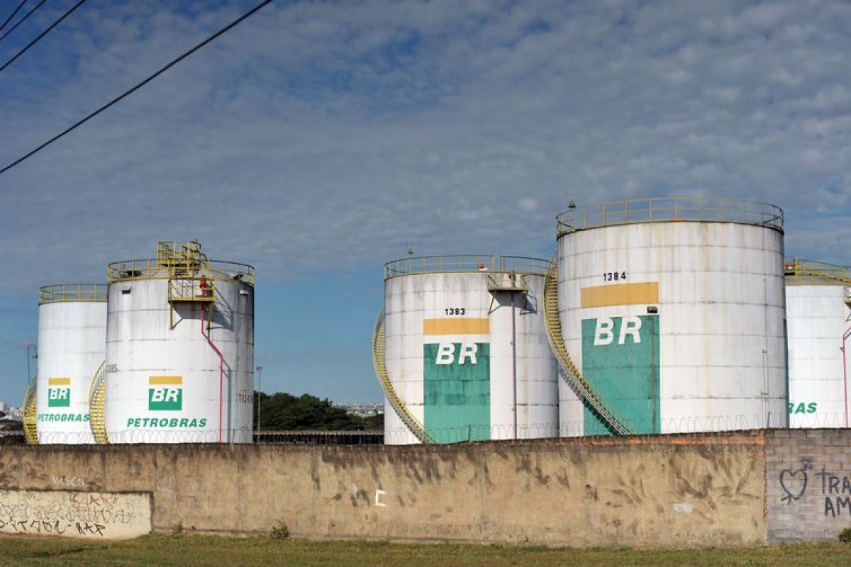 Três maiores estatais perderam quase R$ 100 bilhões em valor de mercado em 2021, aponta levantamento
