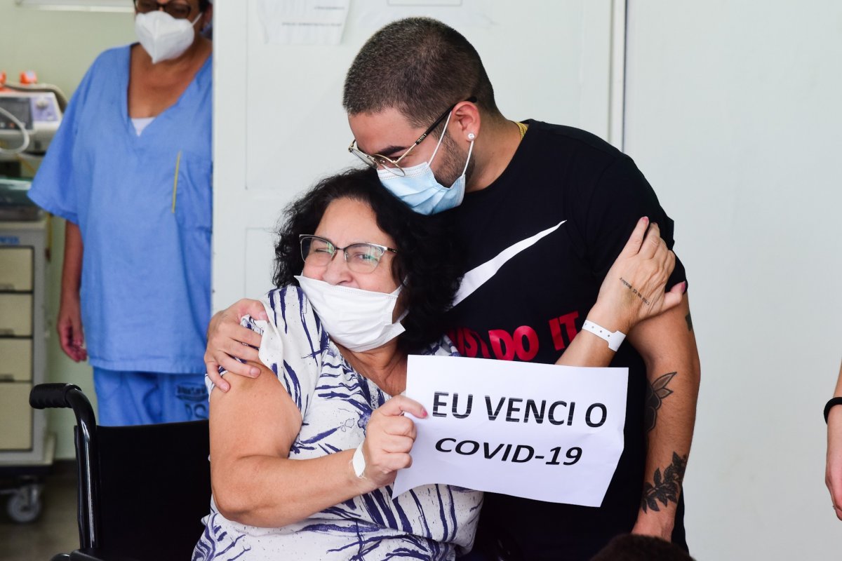 Viva! Mãe do apresentador Yudi  tem alta hospitalar após internação por Covid-19!