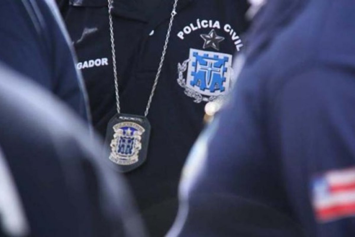 Após denúncia, polícia encontra três corpos em Simões Filho