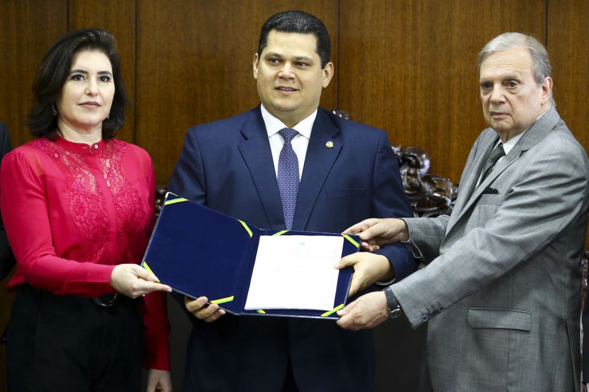 Relatório da Reforma da Previdência é entregue nesta terça (27), no Senado