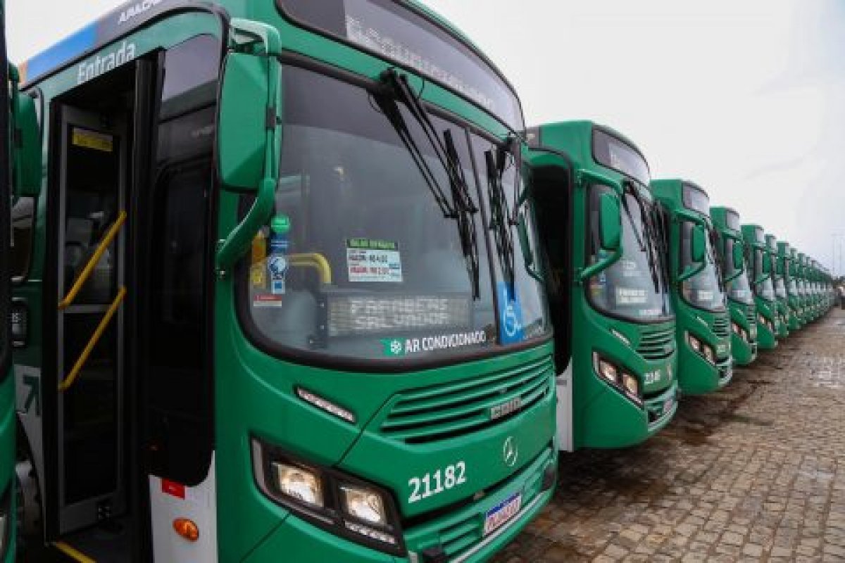 Prefeito recebe trabalhadores da CSN e diz que vai garantir o maior número possível de emprego