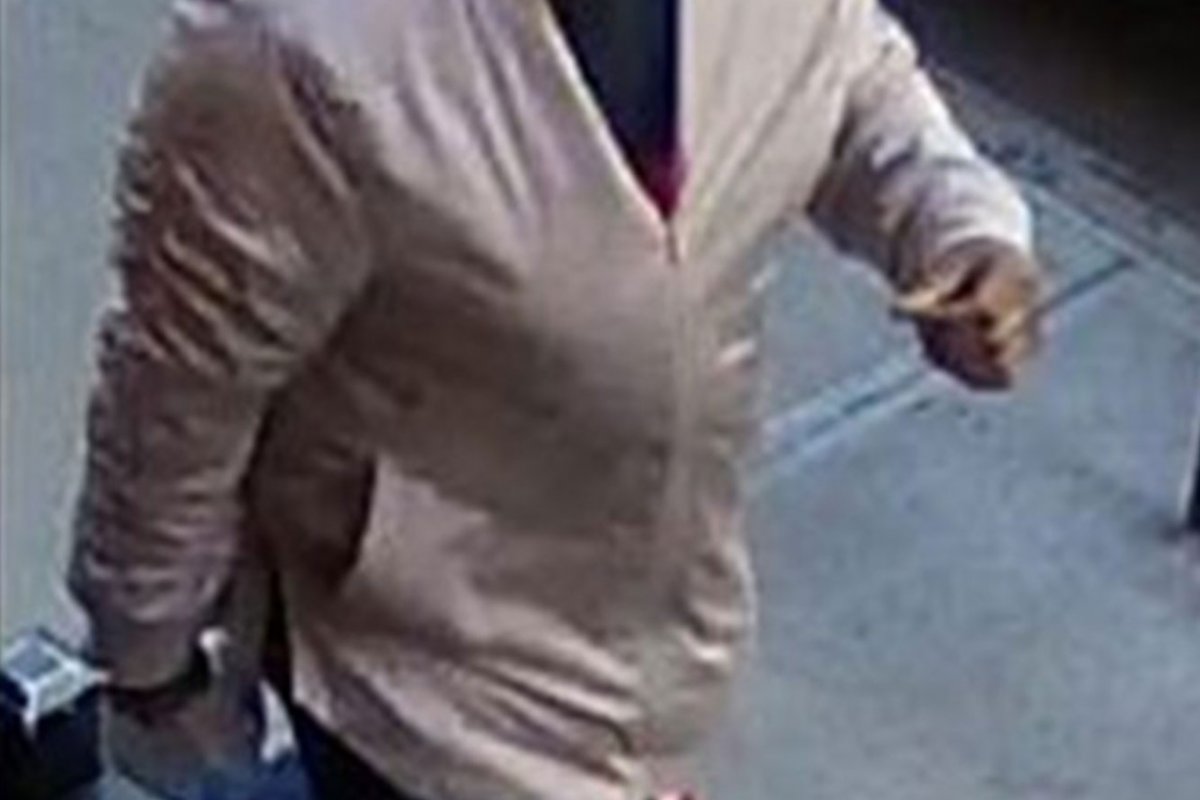 Mulher asiática é espancada por homem negro nos EUA e seguranças assistem agressão sem fazer nada 