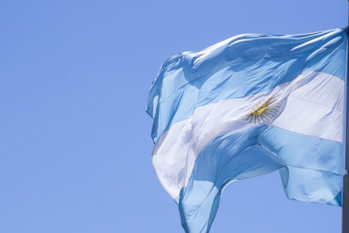 Casos de infecção por Covid-19 disparam na Argentina 