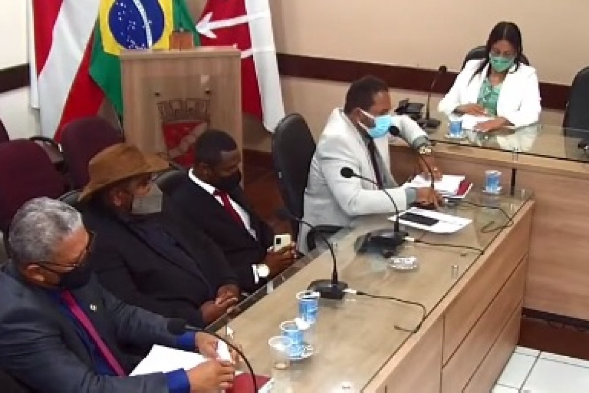 Vídeo: 'Se botar chocalho, todos os PMs da Bahia são corruptos', diz vereador Sérgio Sacramento