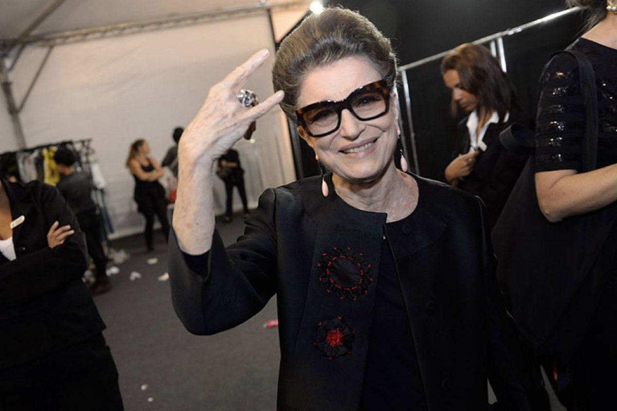 A "papisa da moda" Costanza Pascolato celebra seus 80 anos, em setembro, com nova obra literária