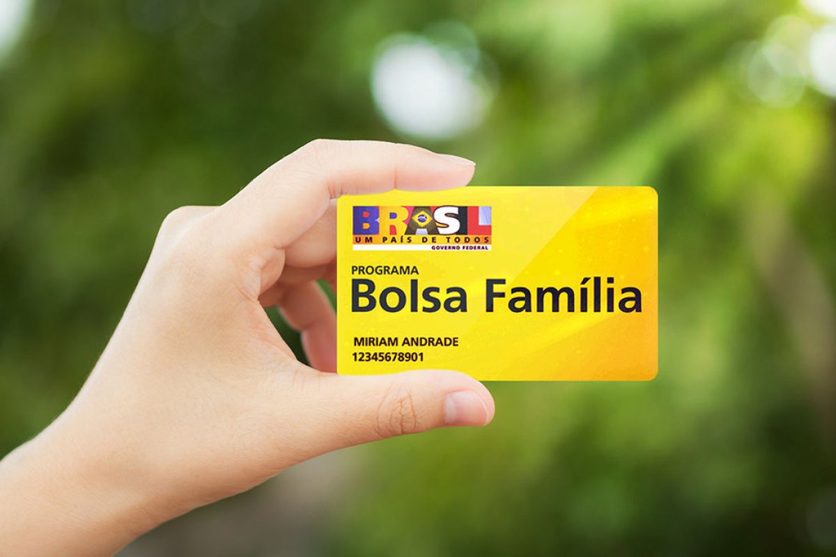 Governo suspende revisão cadastral e bloqueio do Bolsa Família por seis meses