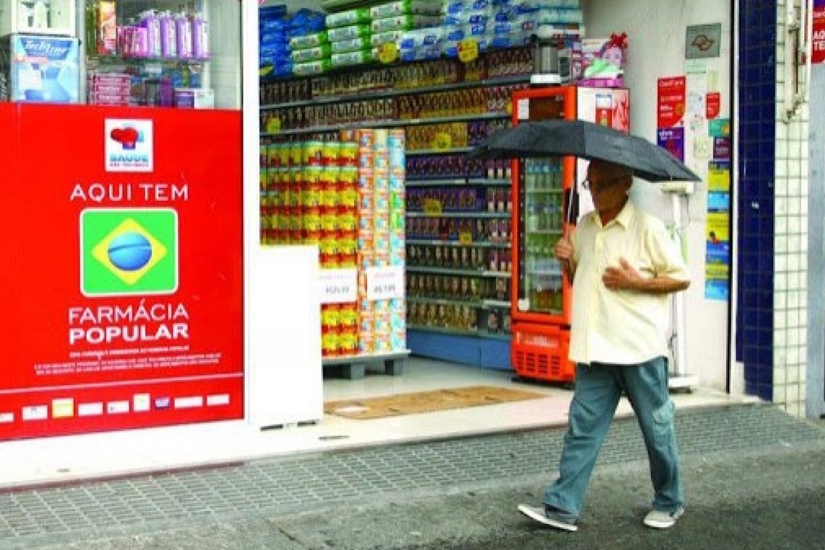 Governo reduz programa Farmácia Popular 