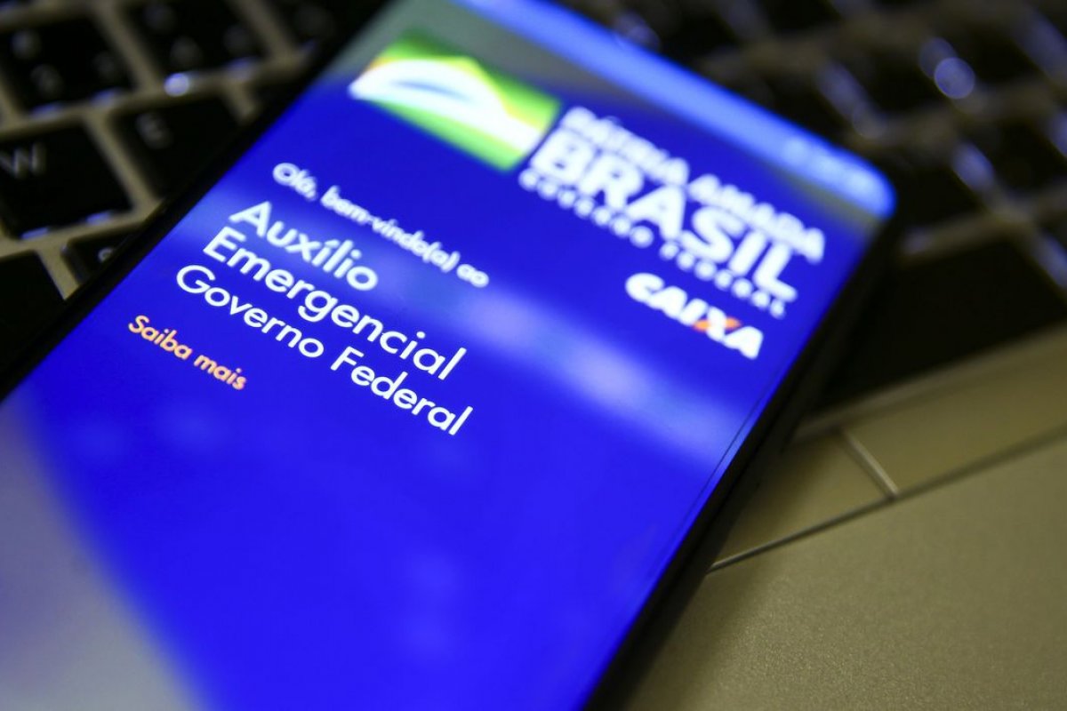 Trabalhadores poderão consultar de possuem direito ao auxílio emergencial a partir desta sexta-feira (2)
