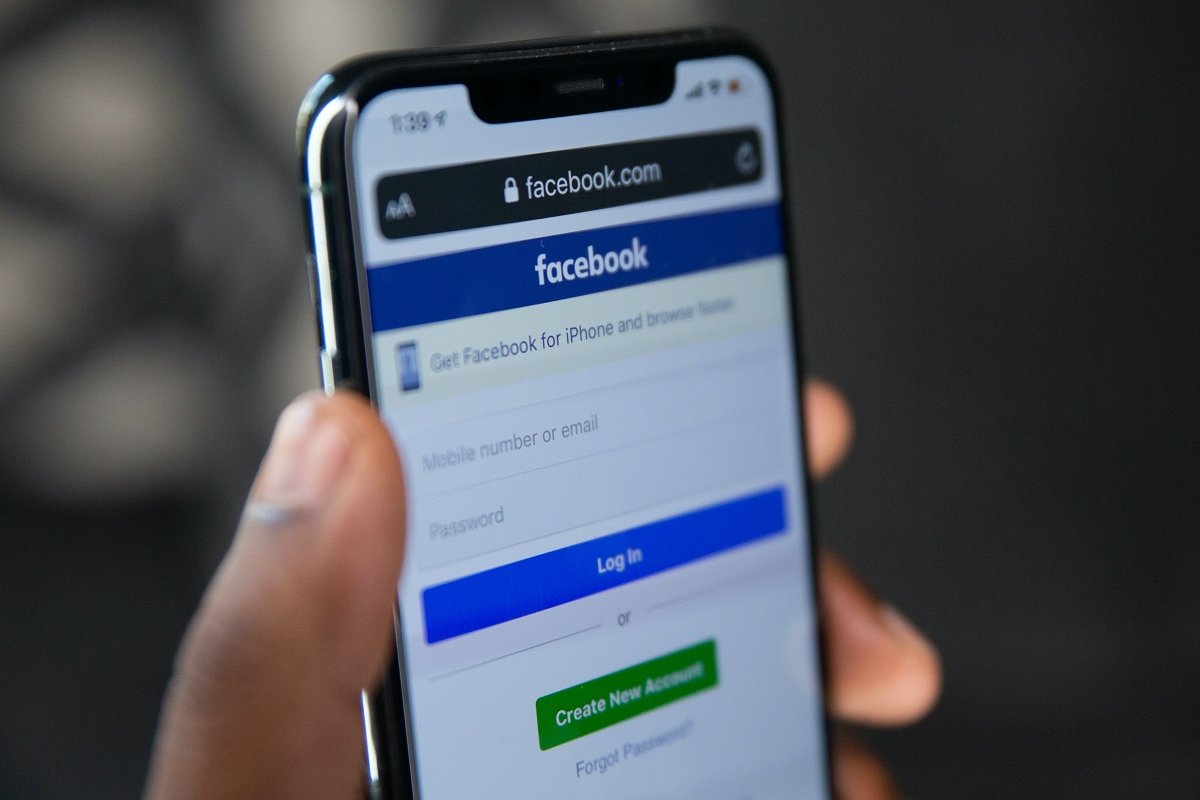 Vazam dados de mais de 500 milhões de contas do Facebook, diz revista
