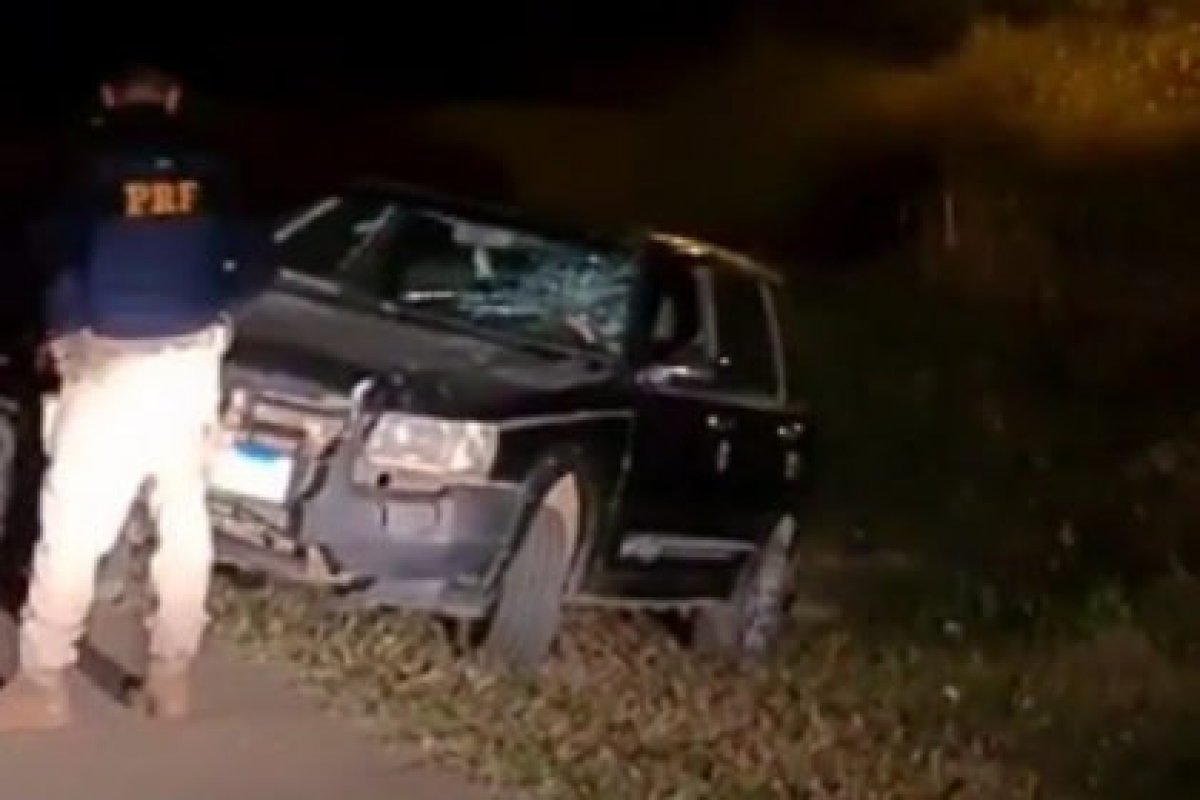 Ciclista fica ferido após colidir contra um carro na BR 	116