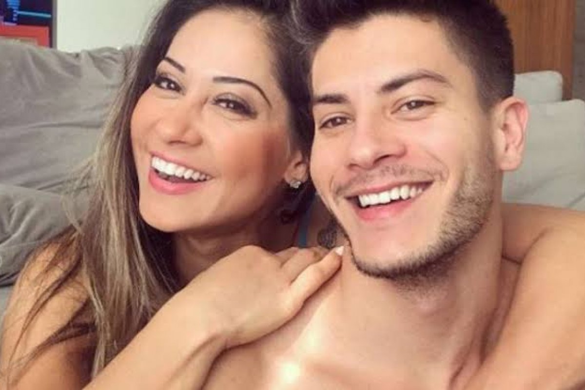 Voltaram! Mayra Cardi confirma volta com Arthur Aguiar! 