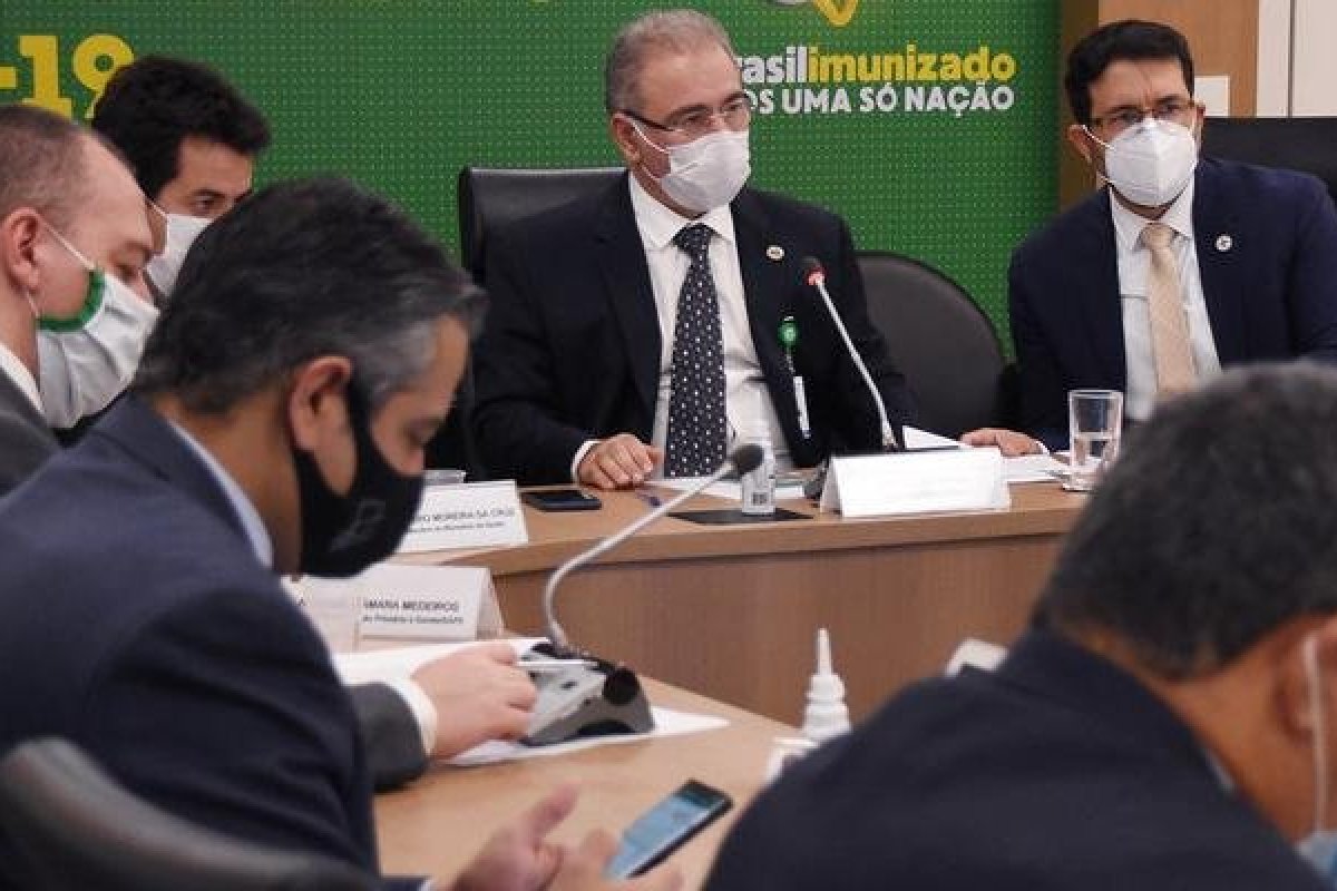 Ministro da Saúde pede ajuda a embaixador chinês para acelerar vacinação no Brasil
