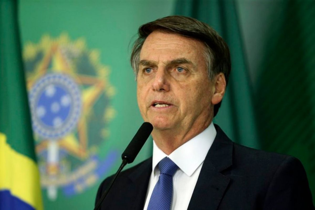 Nosso compromisso com a constituição será cumprido, diz Bolsonaro em solenidade