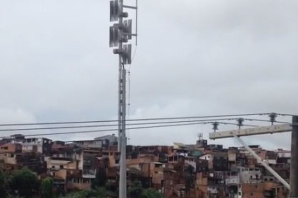 Sirene de alerta para desabamento é tocada no Alto da Terezinha na madrugada desta sexta (9)