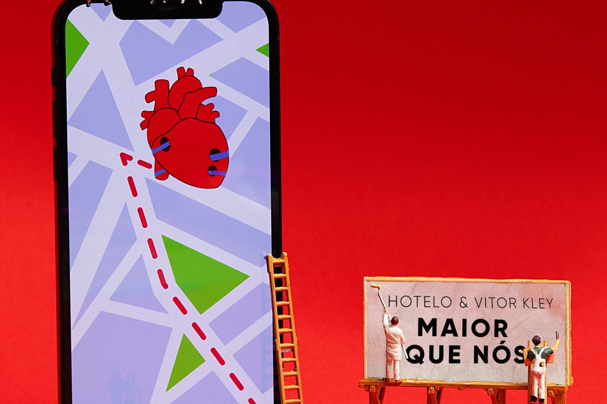 Banda Hotelo lança vídeo de versão acústica de "Maior Que Nós", parceria com Vitor Kley! 