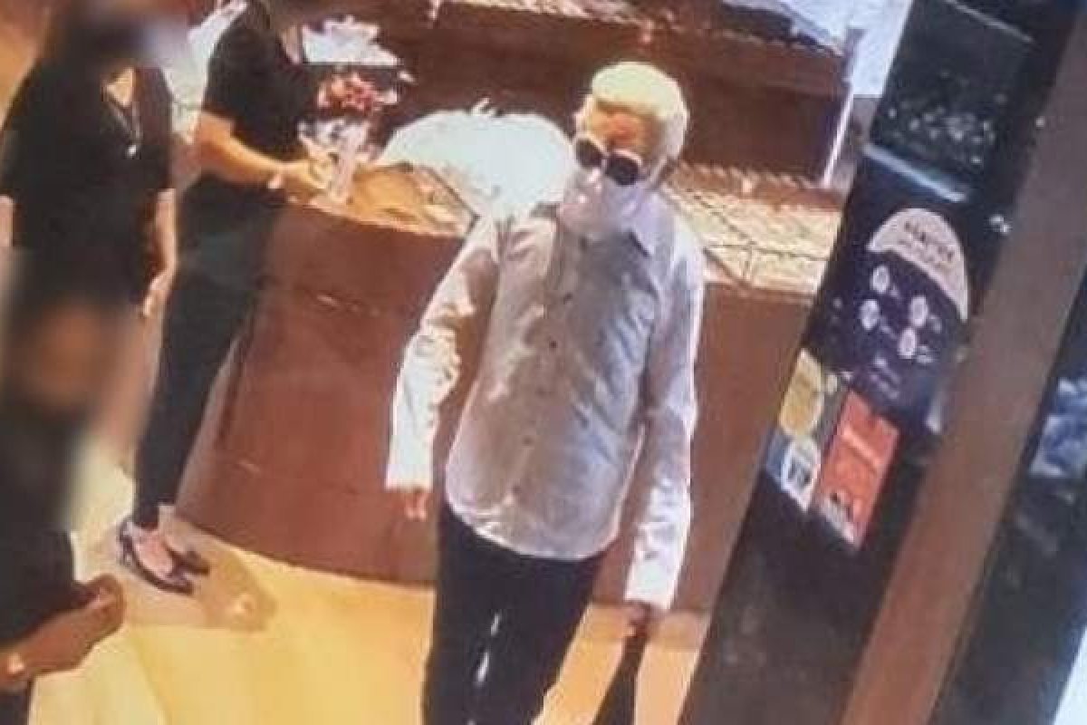 Homem se disfarça de idoso e tenta roubar joalheria em shopping no ES 