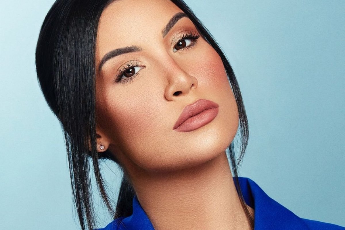 Bianca Andrade fará live com Sabrina Sato em comemoração aos seus 10 anos de internet! 