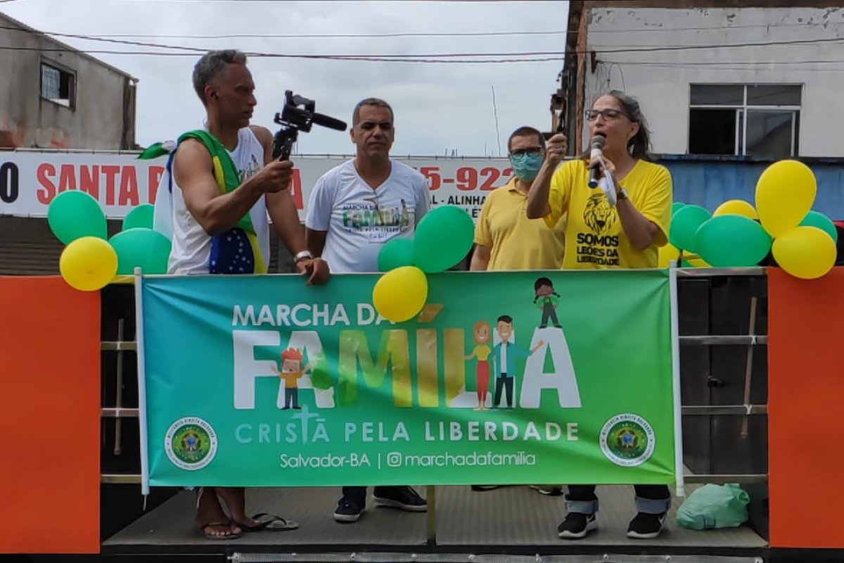 Vídeos: 'Nós temos direito de cultuar a Deus', diz Dra. Raissa Soares em marcha da família cristã pela liberdade