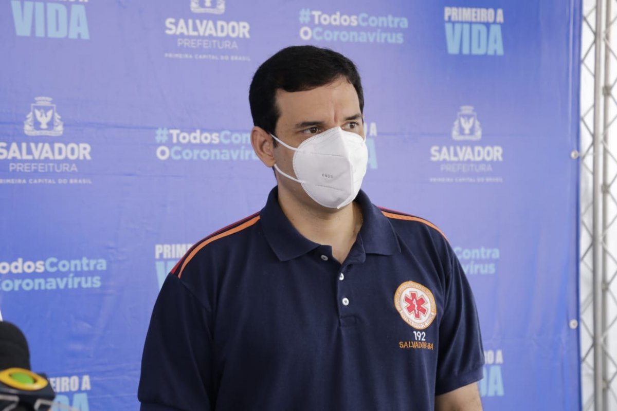 Leo Prates diz que compra de vacinas pelo setor privado é 'perda de tempo'