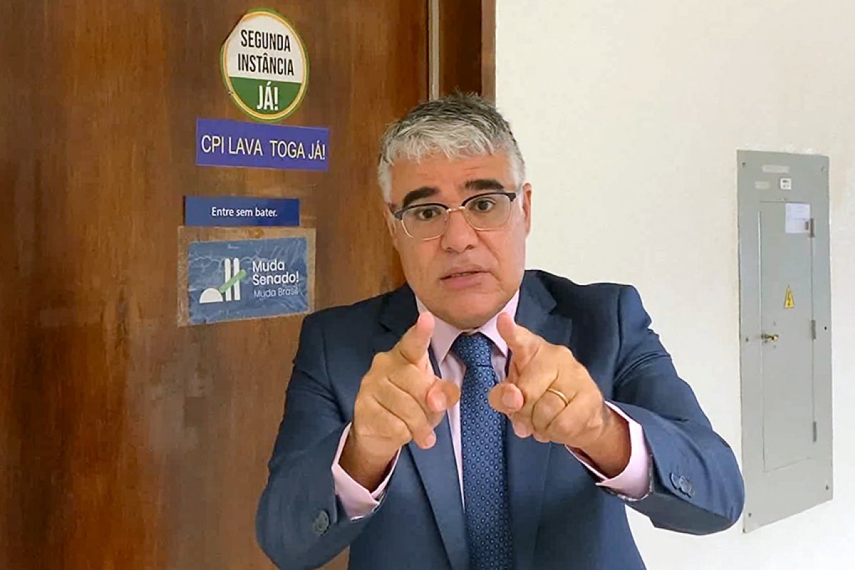 Senador Eduardo Girão consegue assinaturas para "CPI da Covid" investigar estados e municípios