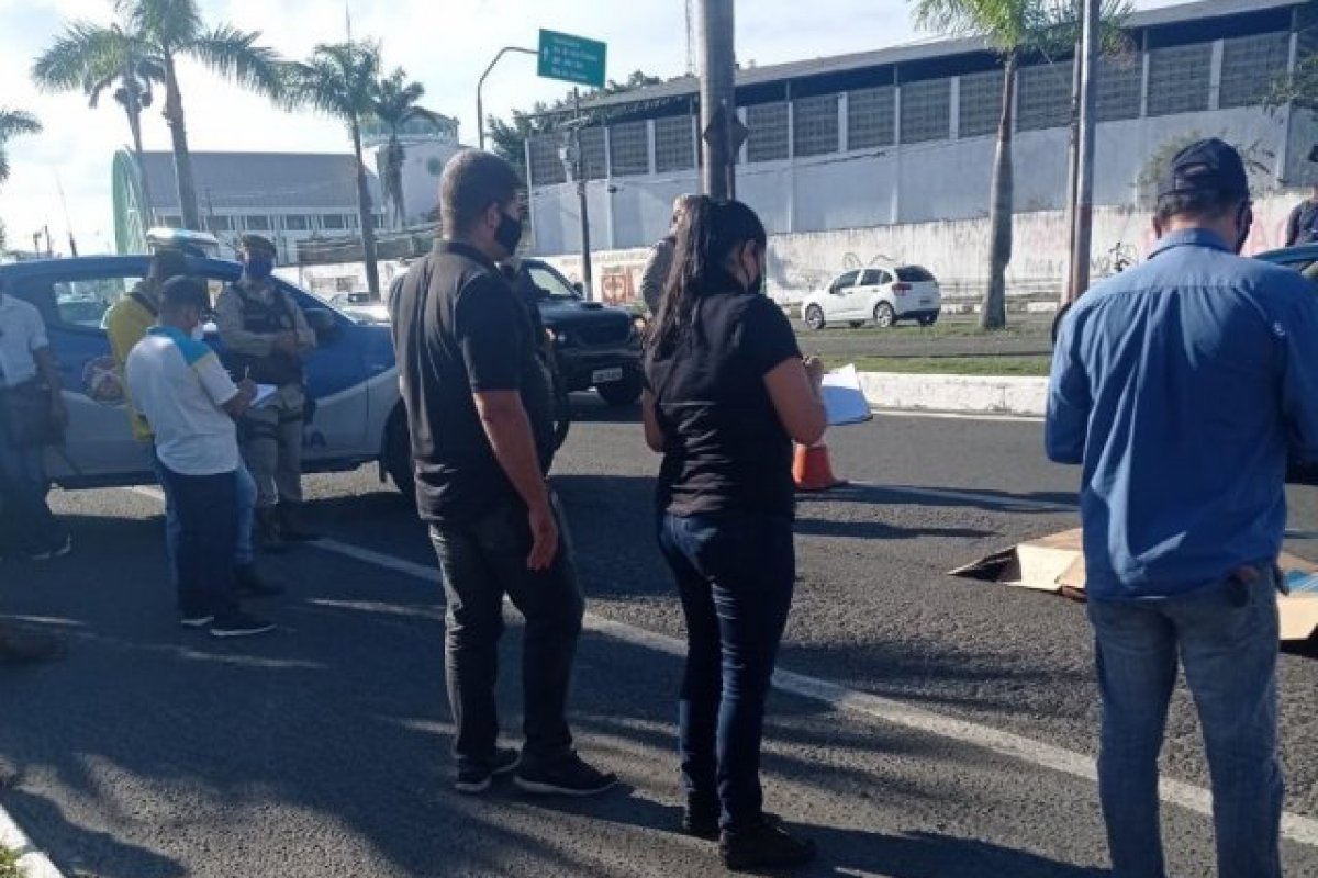 Homem que vendia água é morto a tiros em avenida de Feira de Santana 