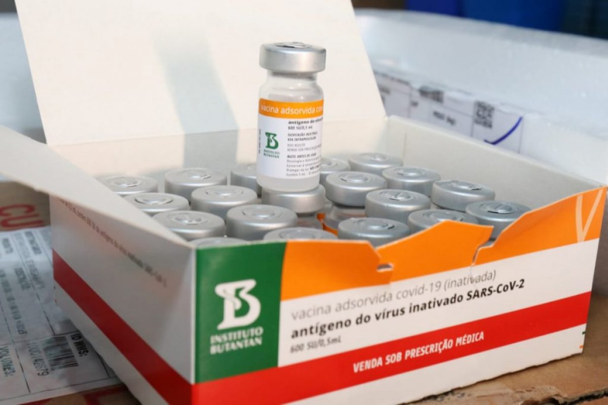 BA: municípios notificam frascos de vacina com menos doses; Butatan alega ser 'falso'