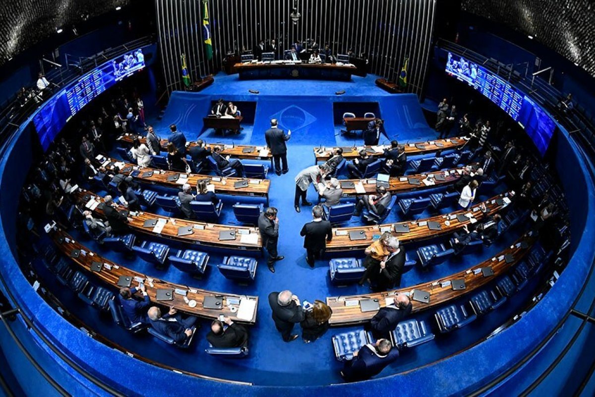 Leitura do texto de criação da "CPI da Covid" no Senado está marcada para esta terça-feira (13) 