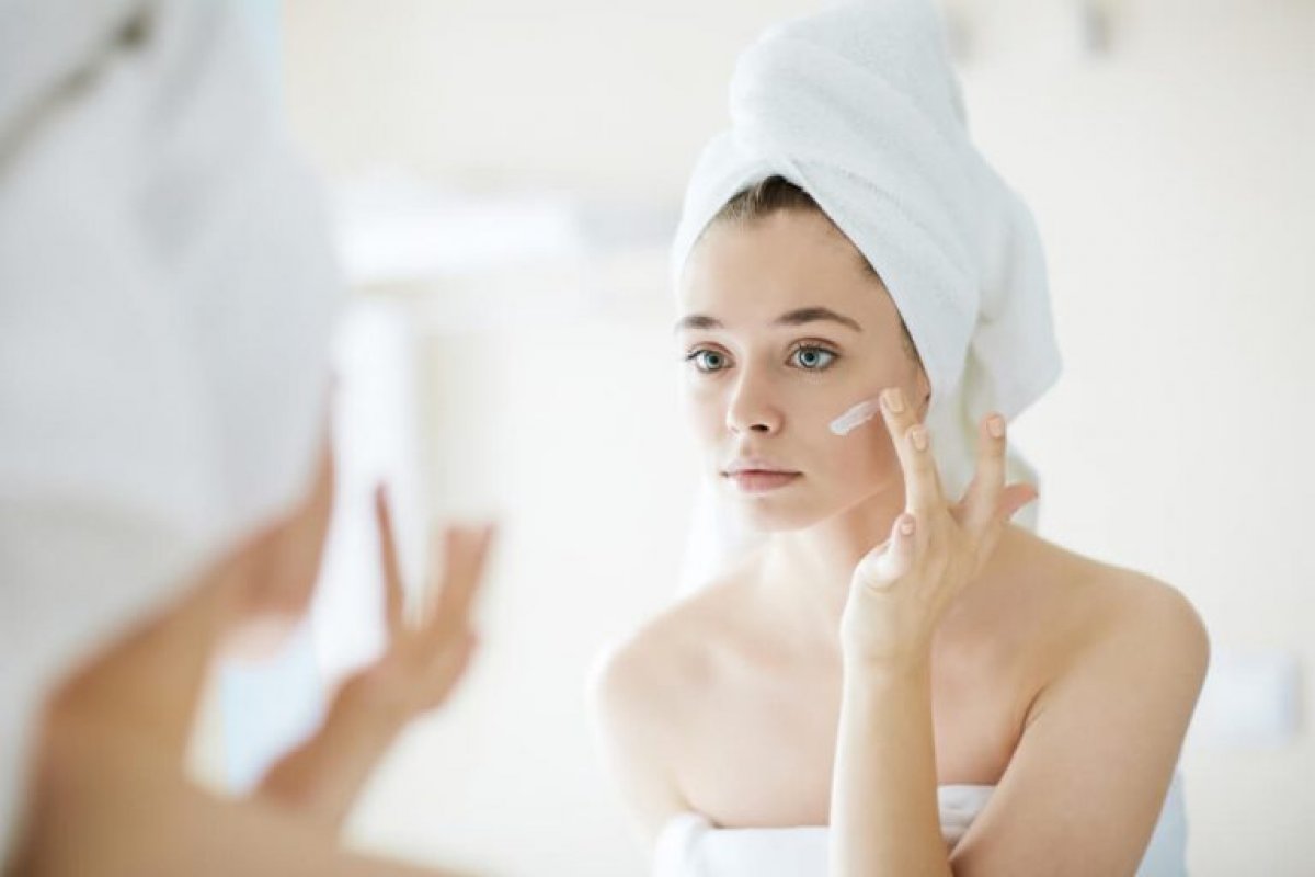 Saiba como tratar a acne causada pelo uso de máscara de proteção