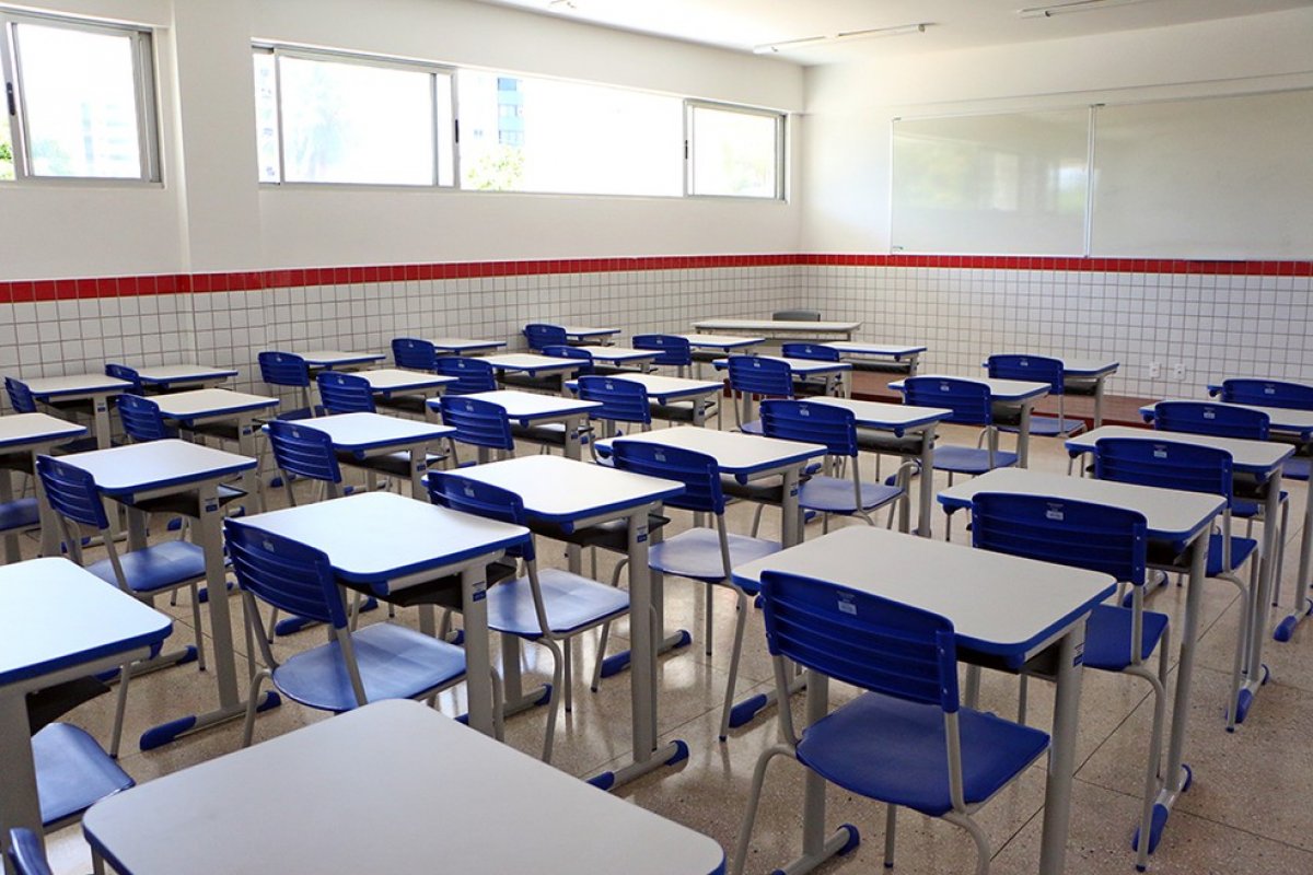 Câmara aprova urgência de projeto de retomada das aulas presenciais