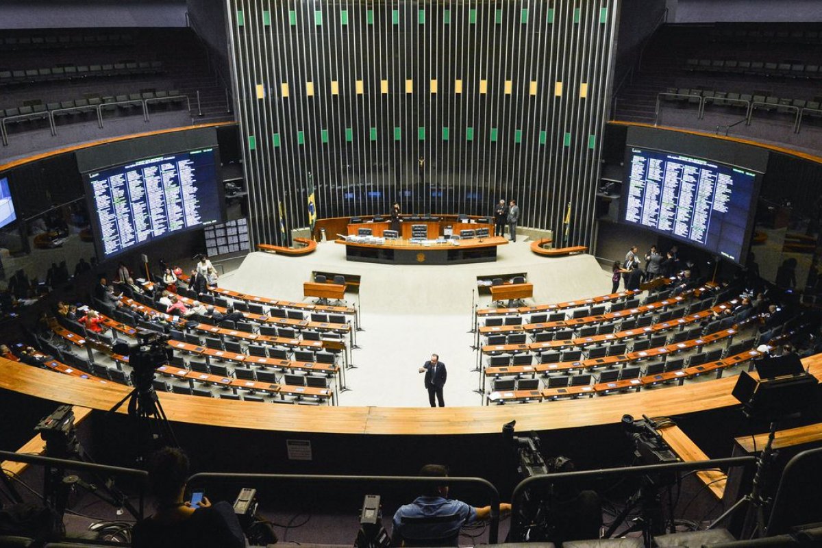 PL que aumenta pena por maus-tratos deve ser votado pelo Plenário da Câmara