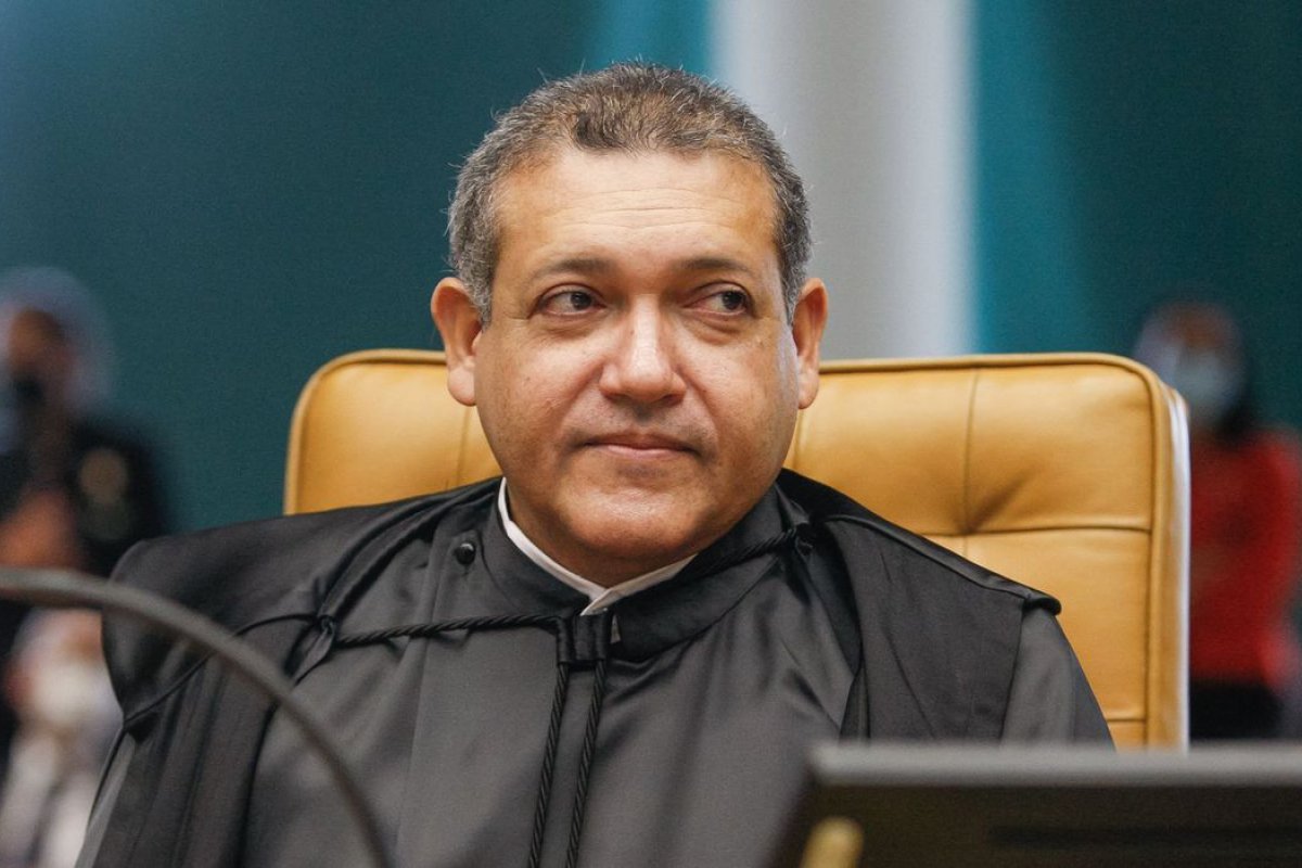 Kassio Nunes é sorteado para analisar ação contra Bolsonaro por conversa com Kajuru