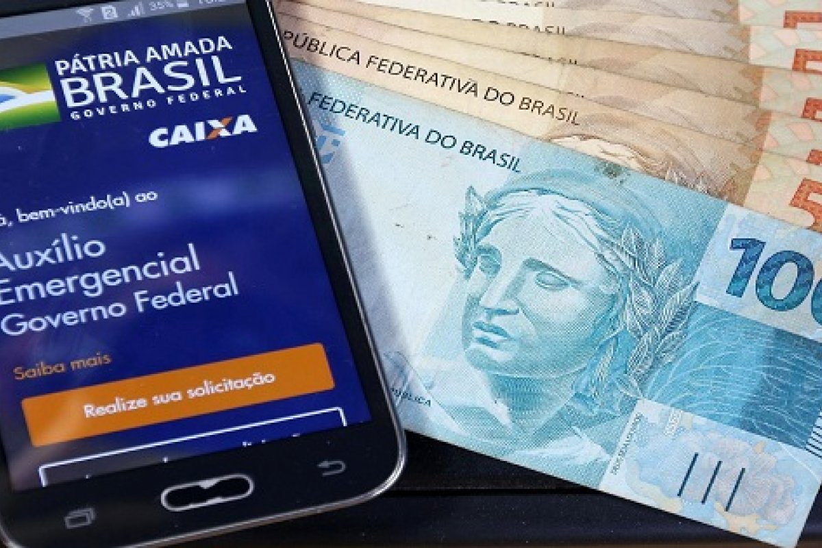Nascidos em maio recebem pagamento do auxílio emergencial nesta quinta (15)