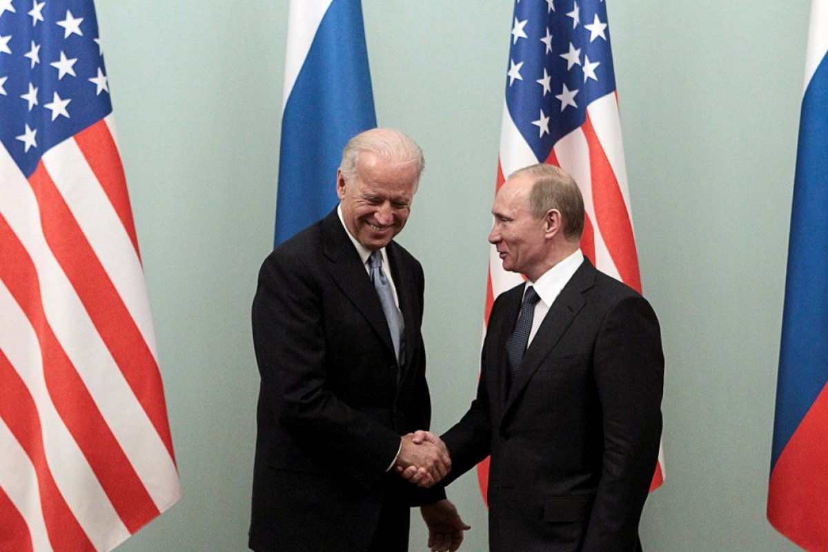 Biden impõem sanções à Rússia por interferência em eleição e ataques virtuais